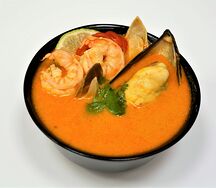 Суп Том Ям с рисом на пару