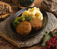 Рыбные котлеты с толчёной картошкой