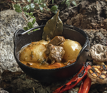 Томлёная думляма с бараниной, овощами и пряными кореньями