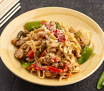 Лапша удон с курицей и овощами