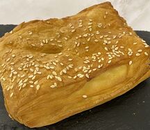 Слойка с ветчиной и сыром