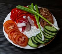 Овощная нарезка с зеленью