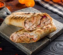 Люля-кебаб куриный с овощами в лаваше