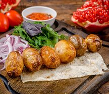 Картофель на углях с курдюком