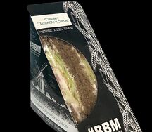 Сэндвич с беконом и сыром