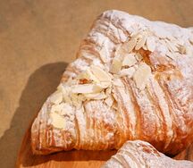 Миндальный круассан