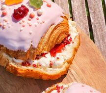 Ягодный круассан