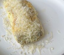 Омлет на двух яйцах