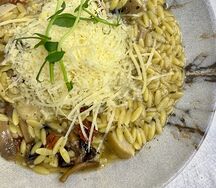 Паста Орзо с томатами и грибами