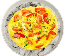 Омлет с перцем и луком
