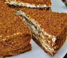 Пирожное Медовик