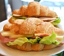 Сэндвич с ветчиной и сыром