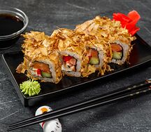 Ролл фирменный Бонито с лососем