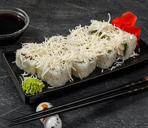 Ролл фирменный Цезарь с курицей