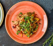 Тёплый салат Куриный