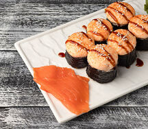 Ролл запеченный С лососем