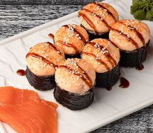 Ролл запеченный с лососем