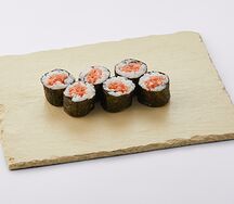 Маки Фила с лососем