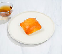 Пирожок с курицей и сыром