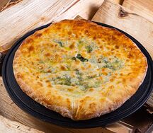 Хачапури с сыром и зеленью
