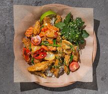 Красный кари с курицей