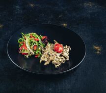 Бефстроганов с грибами и сливочным соусом
