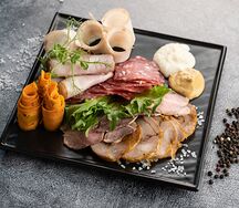 Мясная тарелка