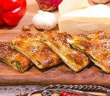 Хачапури со шпинатом и сыром