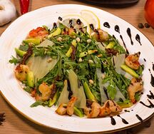 Руккола с креветками