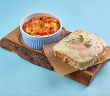 Европейский завтрак Сэндвич Крок-Месье и фриттата. К каждому завтраку мы подаем чай, кофе или фреш на выбор