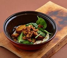 Картофельные драники с грибным кремом и лисичками