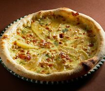 Пицца Четыре сыра с грушей