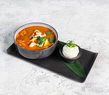 Суп Том ям Кунг с цыпленком и креветками