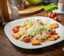 Салат Цезарь с креветками