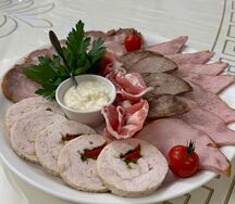 Мясная тарелка