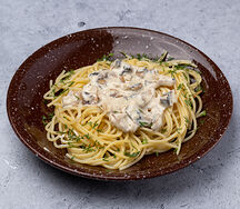 Спагетти со сливочным соусом