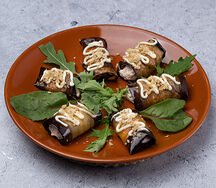 Баклажановые рулетики