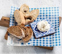 Чиабатта с копчено-селедочным маслом