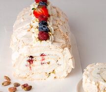 Меренговый рулет целый 