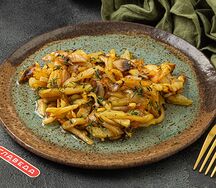 Домашний жареный картофель с луком