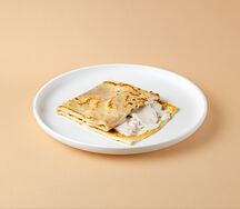 Блин с курицей в яблочно-чесночном соусе