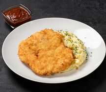 Куриный шницель с картофельным пюре