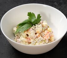 Салат оливье						
