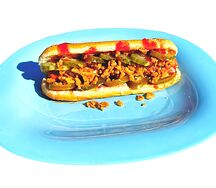 Хот-дог Чили-дог с куриной колбаской