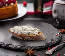 Форшмак из селедки на брускетте