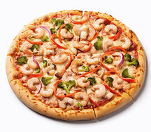 Pizza avec sauce cocktail