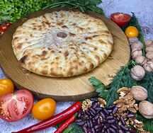 Пирог с сыром и фасолью средний