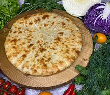 Пирог с капустой, сыром и грецким орехом большой