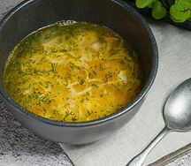 Куриный суп с домашней лапшой