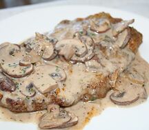 Steak de filet de bœuf à la sauce champignon de paris